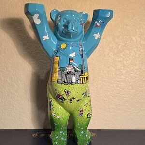 Berlin Buddy Bear scarce early large size  figure 8. 5" Park Scene Train